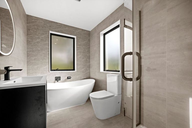 Photo of property in 25d Lavery Place, Sunnynook, Auckland, 0632