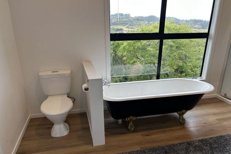 Photo of property in 1 Bay View Road, Raglan, 3225