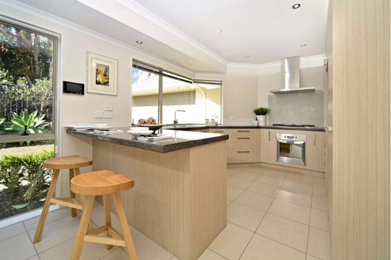 Photo of property in 6 Kilimanjaro Drive, Northpark, Auckland, 2013
