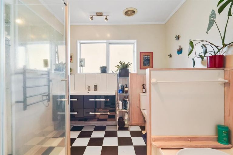 Photo of property in 9 Seddon Road, Frankton, Hamilton, 3204