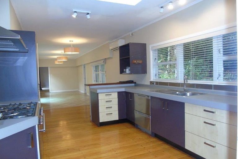 Photo of property in 72a Heretaunga Square, Silverstream, Upper Hutt, 5019