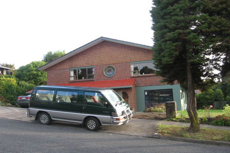 Photo of property in 18 Portsea Place, Chatswood, Auckland, 0626