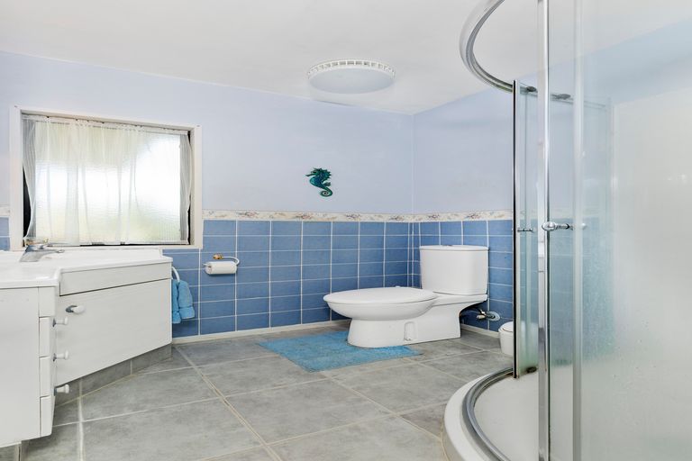 Photo of property in 9 Crampton Court, Orewa, 0931