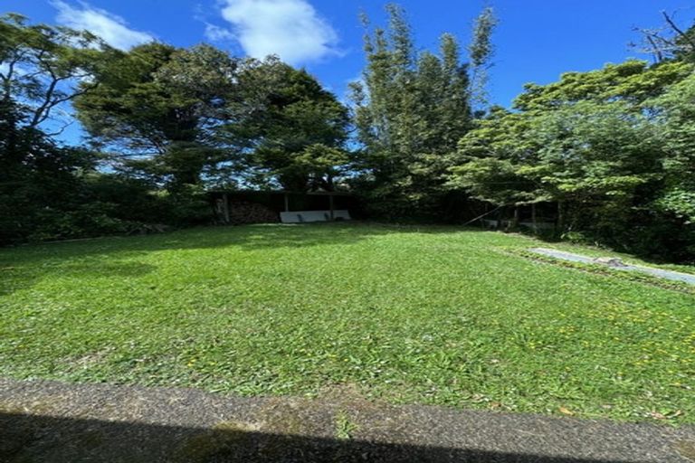 Photo of property in 905 West Coast Road, Waiatarua, Auckland, 0604