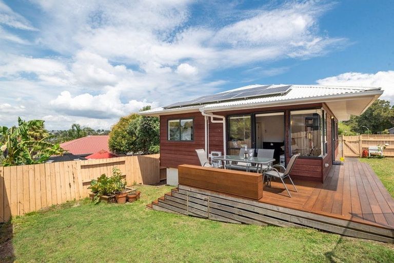 Photo of property in 4/10 Heathglen Place, Bayview, Auckland, 0629