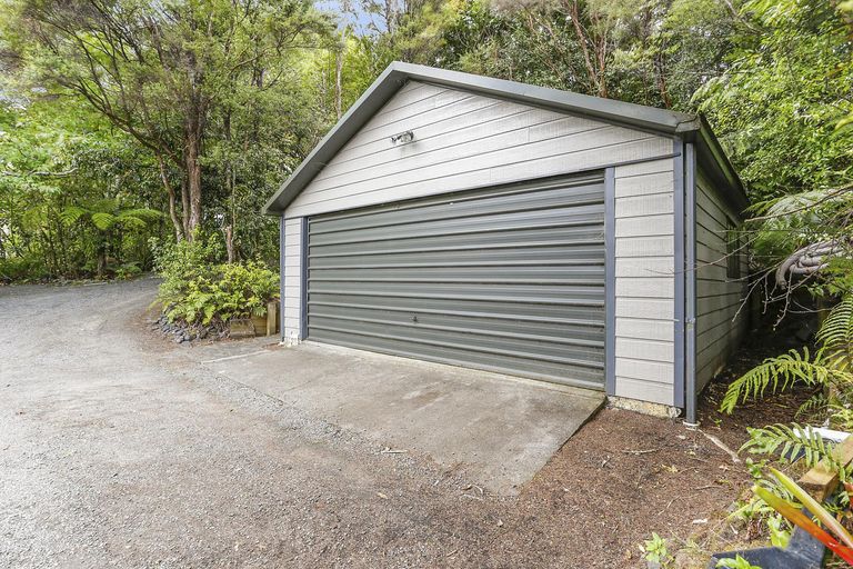 Photo of property in 39 Turanga Road, Henderson Valley, Auckland, 0612