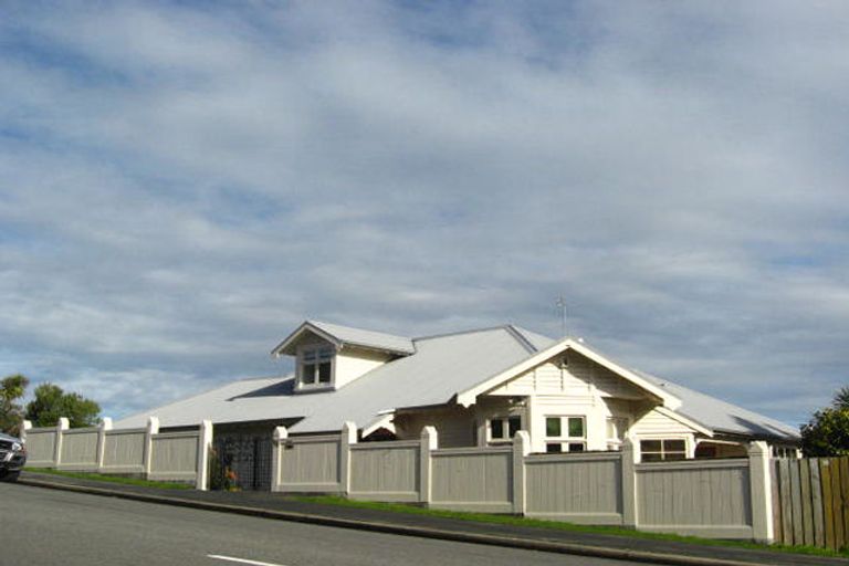 Photo of property in 36 Hackthorne Road, Cashmere, Christchurch, 8022