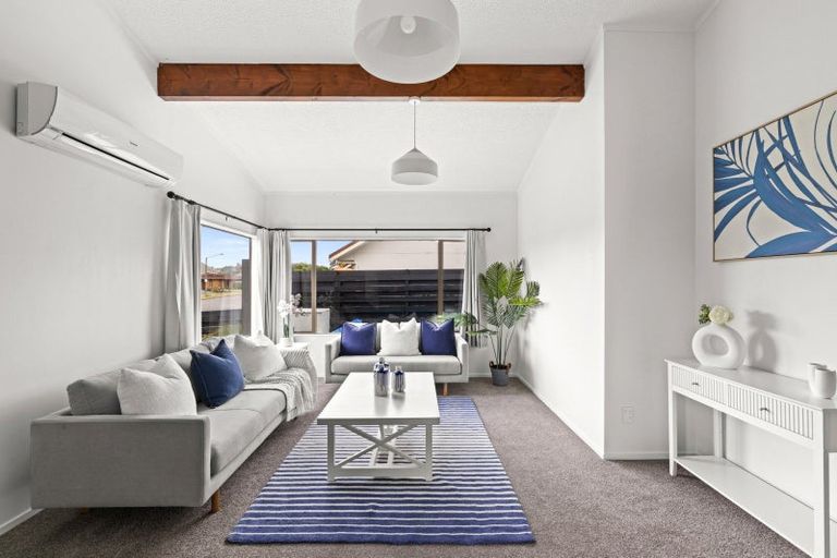 Photo of property in 35 Townshend Crescent, Greenmeadows, Napier, 4112