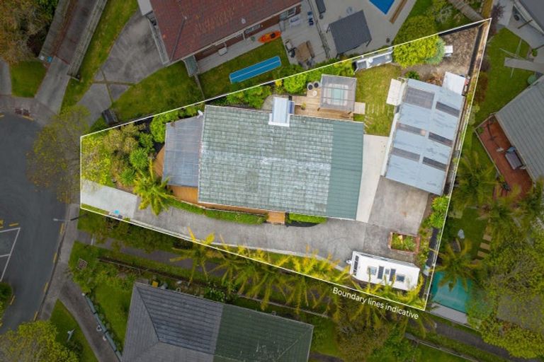 Photo of property in 12 Quo Vadis Place, Red Beach, 0932