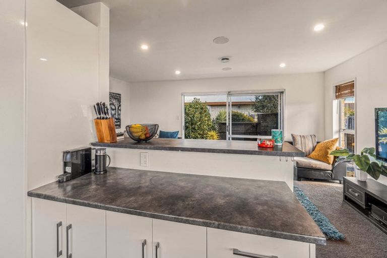 Photo of property in 11 Cowes Street, Avondale, Christchurch, 8061