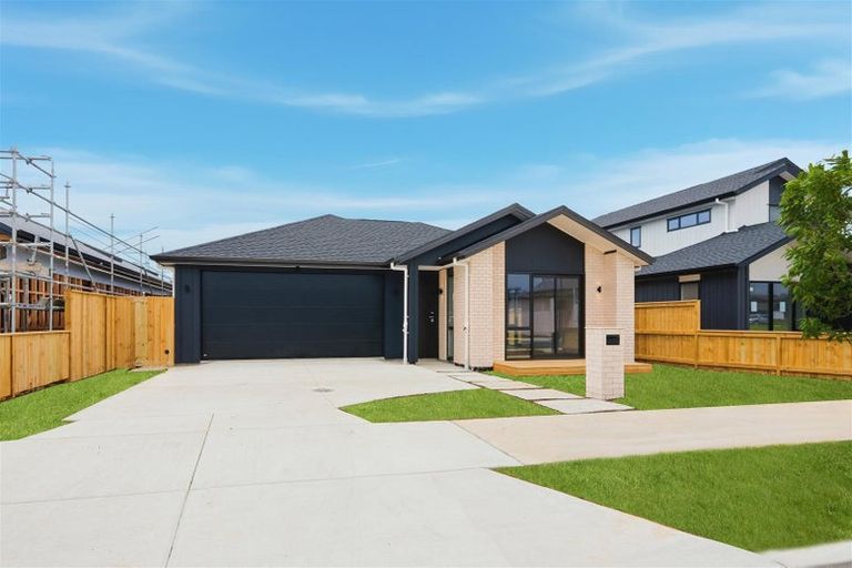 Photo of property in 8 Kakano Street, Clevedon, 2582