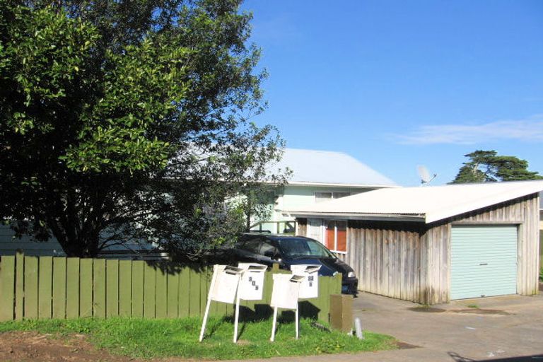 Photo of property in 30 Keri Anne Place, Goodwood Heights, Auckland, 2105