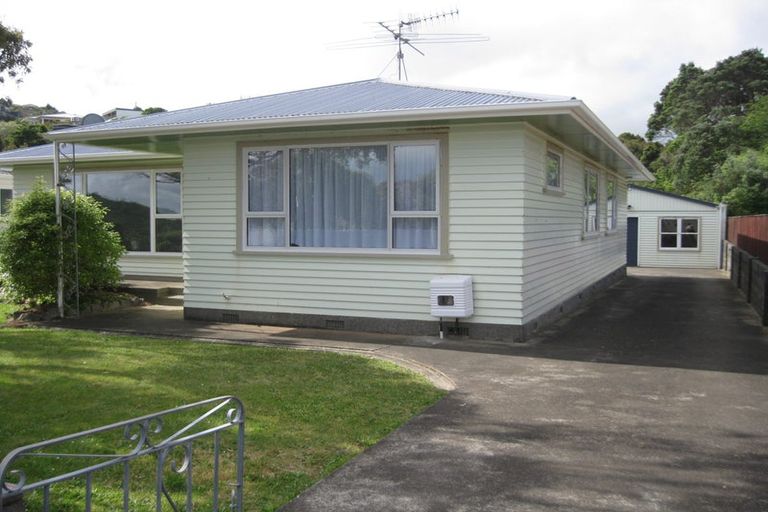 Photo of property in 19 Holly Grove, Maungaraki, Lower Hutt, 5010