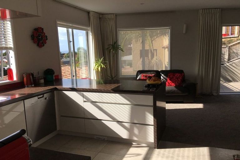 Photo of property in 28 Oakwood Grove, Eastern Beach, Auckland, 2012