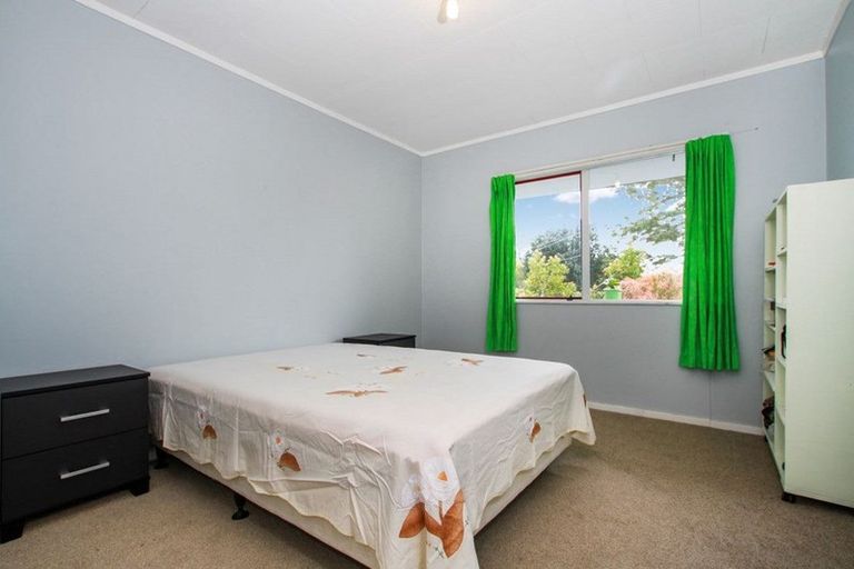 Photo of property in 2/87 Woodglen Road, Glen Eden, Auckland, 0602