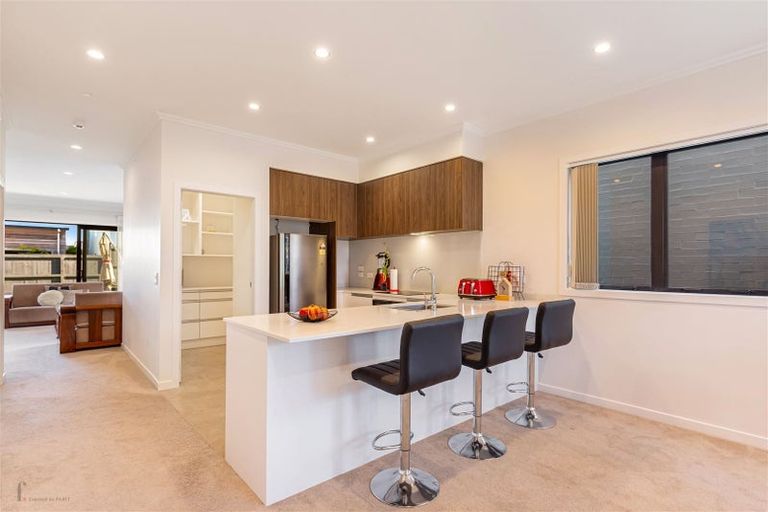 Photo of property in 6 Sacred Kingfisher Road, Hobsonville, Auckland, 0616