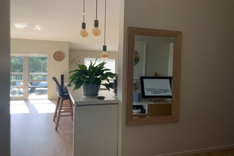 Photo of property in 141 Arran Road, Browns Bay, Auckland, 0630