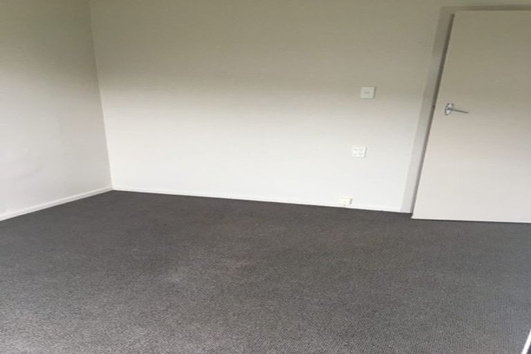 Photo of property in 1/3 Tralee Place, Hillcrest, Hamilton, 3216