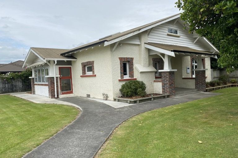 Photo of property in 6 Beresford Street, Takaro, Palmerston North, 4410