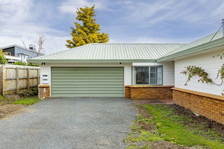 Photo of property in 1/8 Kathleen Place, Rainbow Point, Taupo, 3330
