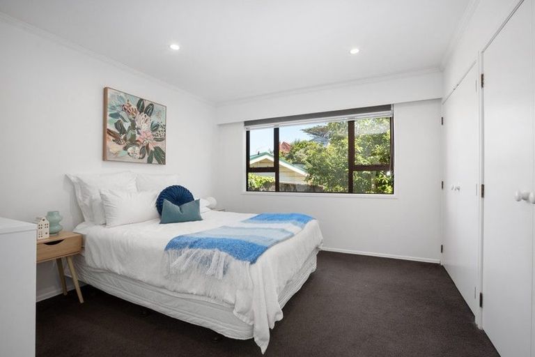 Photo of property in 22 Tio Tio Road, Miramar, Wellington, 6022