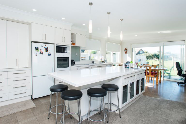 Photo of property in 52 Hamilton Drive, Wainui, Gisborne, 4010