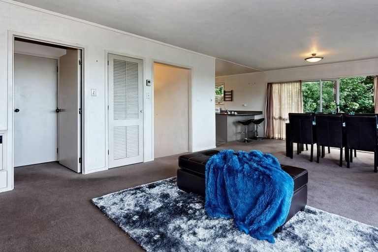 Photo of property in 2/55a West Lynn Road, Titirangi, Auckland, 0604