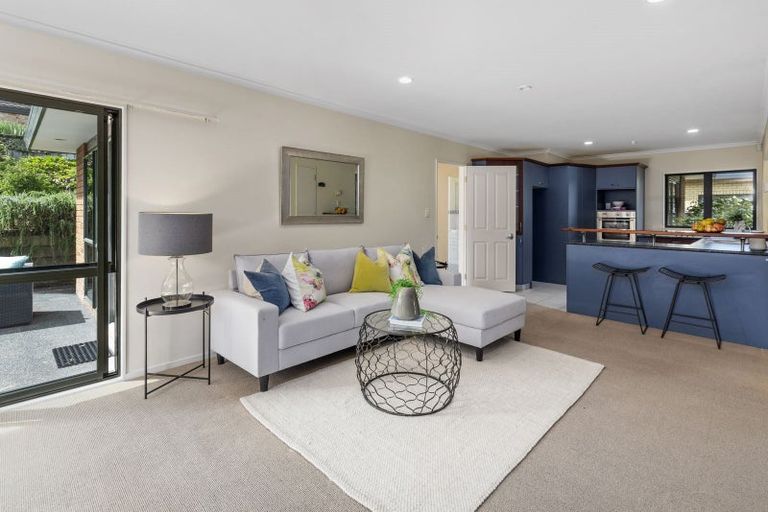 Photo of property in 24 Coventry Way, Long Bay, Auckland, 0630