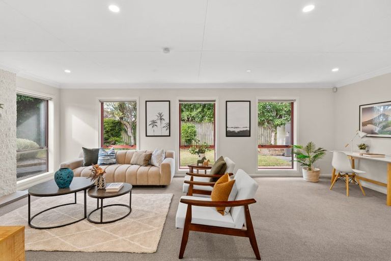 Photo of property in 37 Burnside Crescent, Burnside, Christchurch, 8053