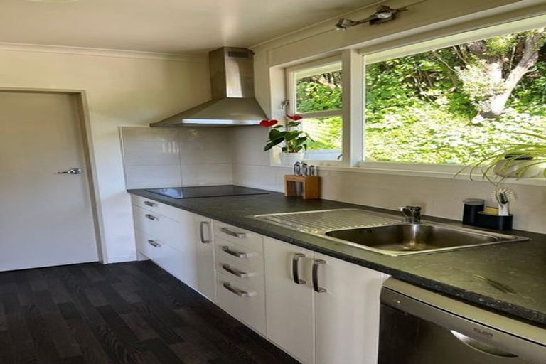 Photo of property in 26 Winston Street, Crofton Downs, Wellington, 6035