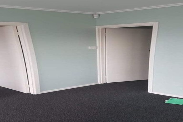 Photo of property in 1/402 Mount Albert Road, Mount Roskill, Auckland, 1041