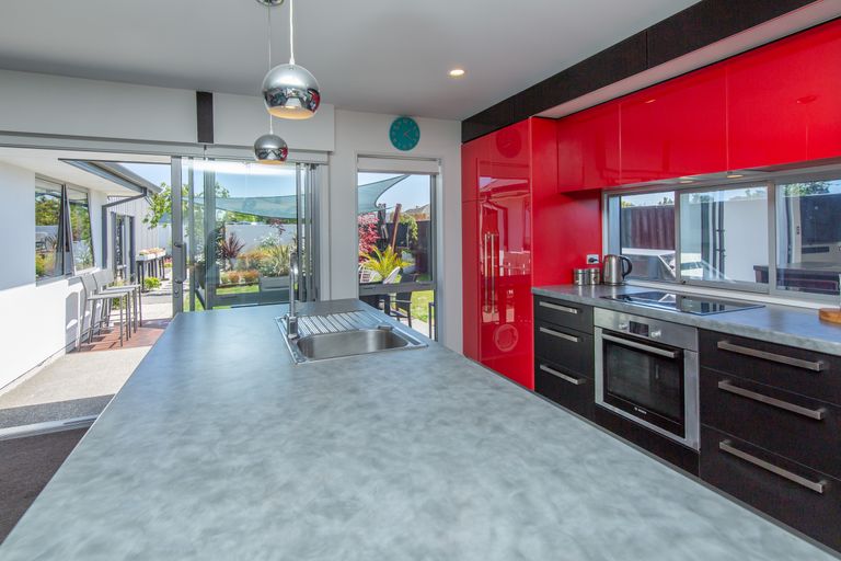 Photo of property in 32 Caithness Street, New Brighton, Christchurch, 8083