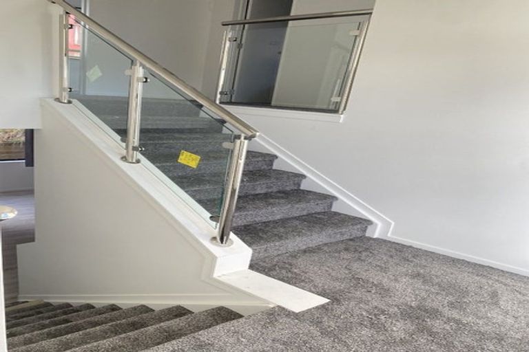 Photo of property in 50b Barbados Drive, Unsworth Heights, Auckland, 0632