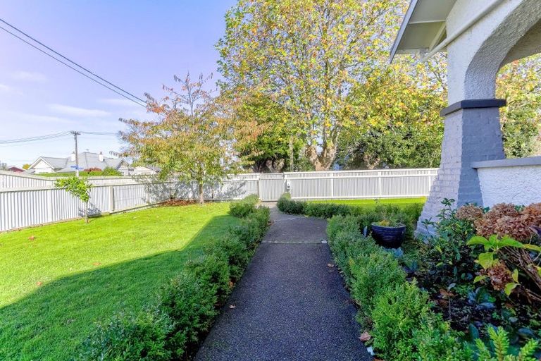 Photo of property in 6 Parkes Avenue, Saint Johns Hill, Whanganui, 4501