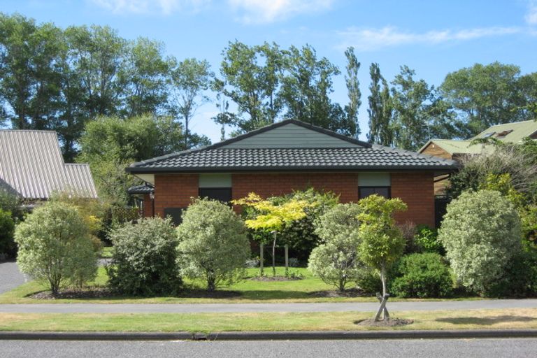 Photo of property in 173 Royal Park Drive, Parklands, Christchurch, 8083