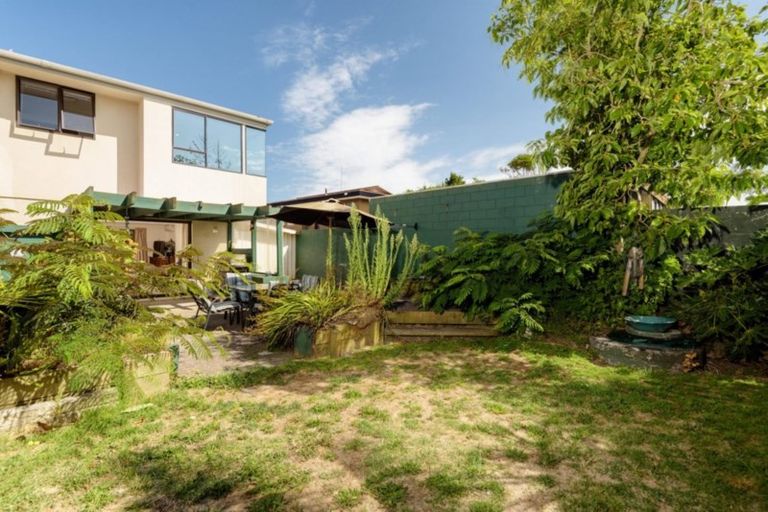 Photo of property in 4 Moorea Place, Mount Maunganui, 3116