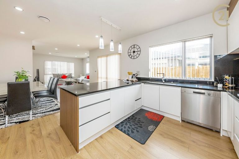 Photo of property in 3 Darley Way, Papakura, 2110