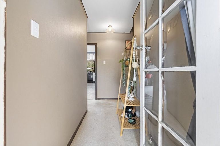 Photo of property in 10 Hillside Crescent, Westown, New Plymouth, 4310