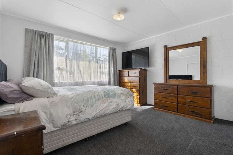 Photo of property in 4 Bromley Place, Westown, New Plymouth, 4310