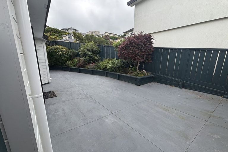 Photo of property in 18 Derry Hill, Churton Park, Wellington, 6037