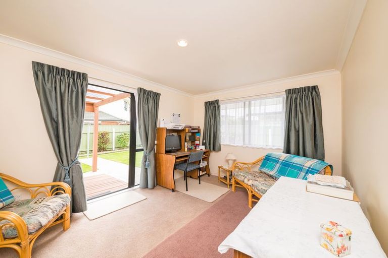 Photo of property in 597 Featherston Street, Roslyn, Palmerston North, 4414