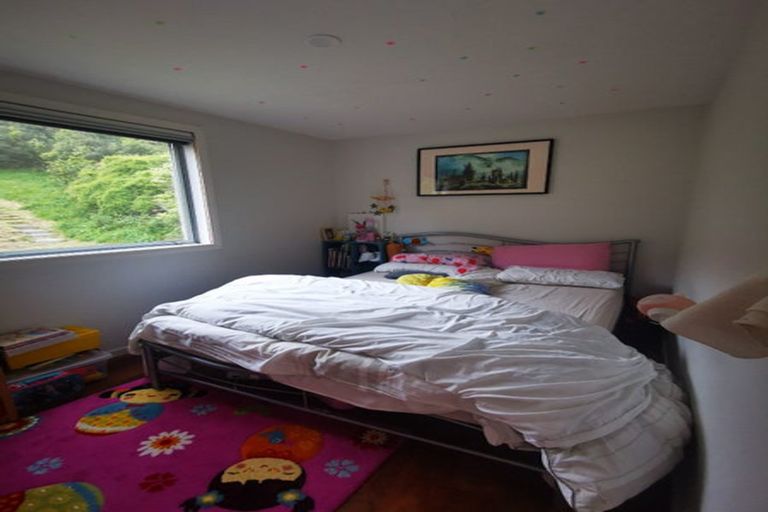 Photo of property in 10 Waterhouse Drive, Brooklyn, Wellington, 6021