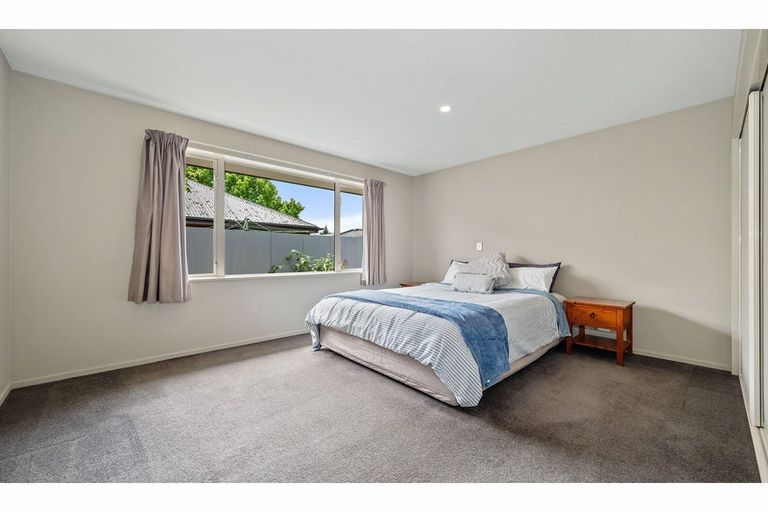 Photo of property in 402a Yaldhurst Road, Russley, Christchurch, 8042