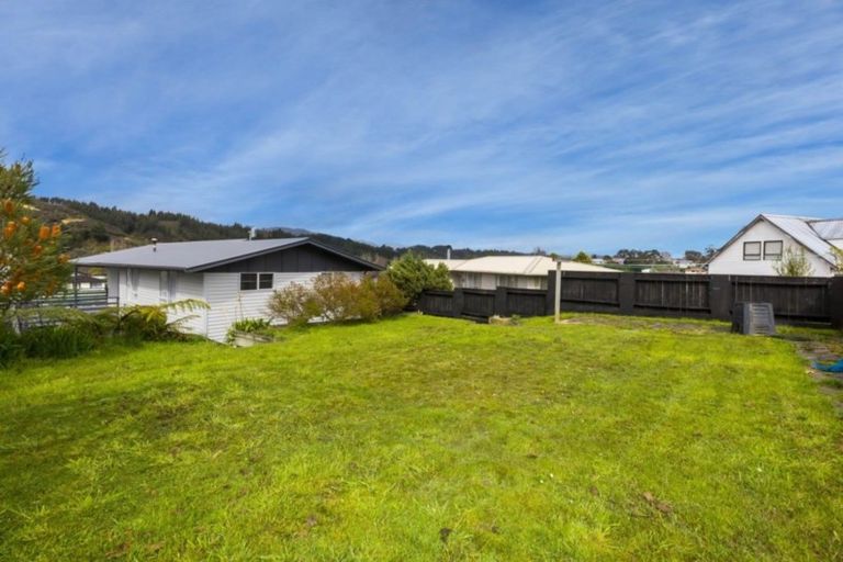 Photo of property in 34 Blueberry Grove, Timberlea, Upper Hutt, 5018
