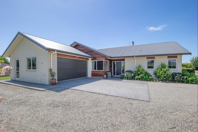 Photo of property in 17 Arete Lane, Levin, 5571