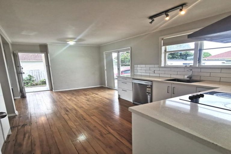 Photo of property in 19 Mcannalley Street, Manurewa East, Auckland, 2102