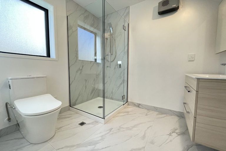 Photo of property in 2/232 Marine Parade, New Brighton, Christchurch, 8061