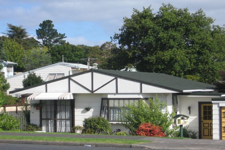 Photo of property in 1/6 Manuka Road, Glenfield, Auckland, 0629