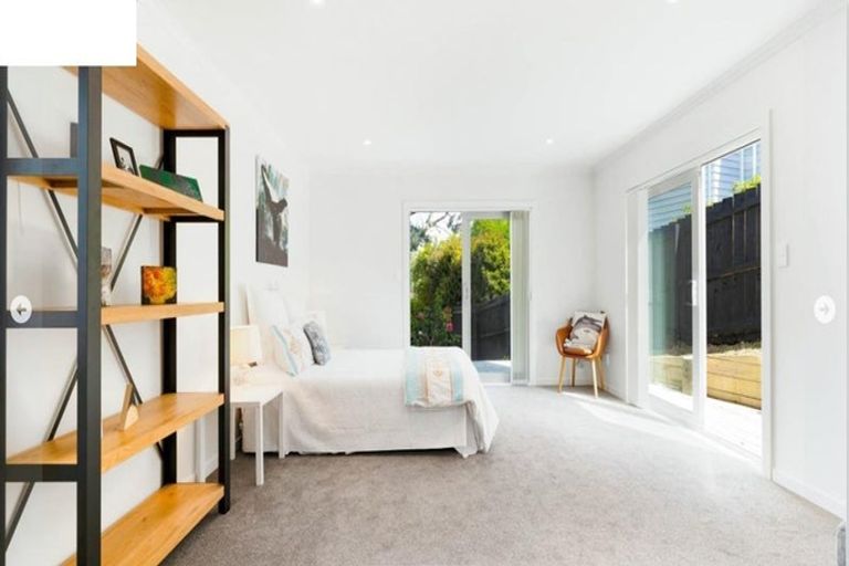 Photo of property in 2/19 Limmer Place, Browns Bay, Auckland, 0632