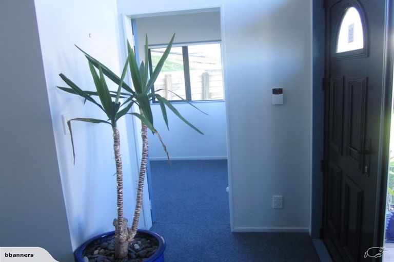 Photo of property in 30a Bowes Crescent, Strathmore Park, Wellington, 6022